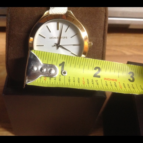 Michael Kors Slim Runway Watch - Picture 10 of 10